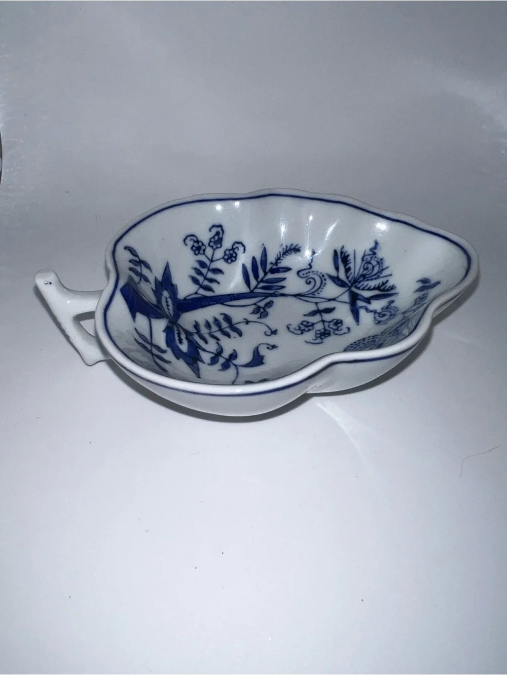 Blue Danube leaf shaped dish